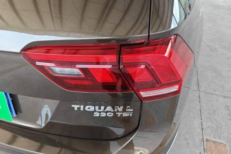 Used Volkswagen Tiguan L 2018 330TSI Automatic Two-Wheel Drive Luxury Edition Exterior 3