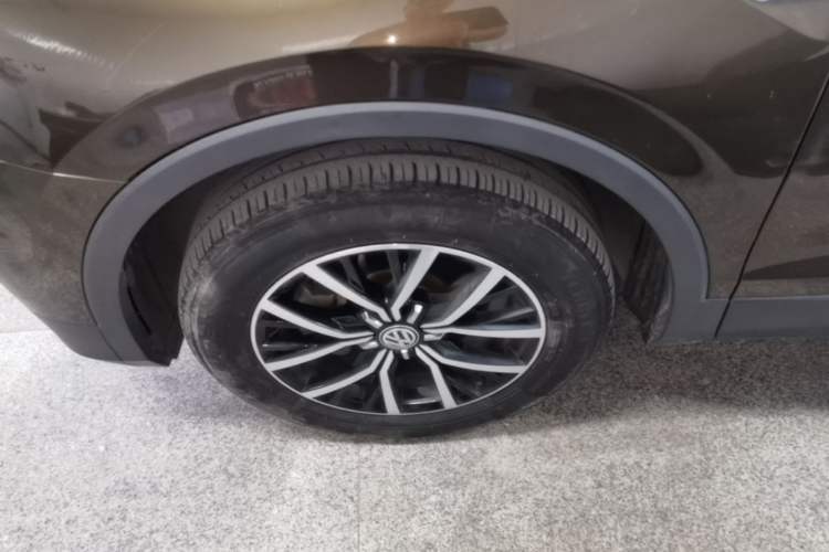 Used Volkswagen Tiguan L 2018 330TSI Automatic Two-Wheel Drive Luxury Edition Exterior 4