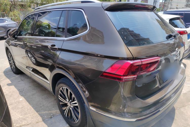 Used Volkswagen Tiguan L 2018 380TSI Automatic All-Wheel Drive Luxury Edition Exterior 5