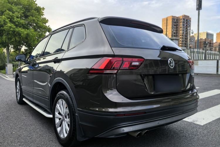 Used Volkswagen Tiguan L 2018 Revised Version 330TSI Automatic Two-Wheel Drive Trendy Edition Exterior 6