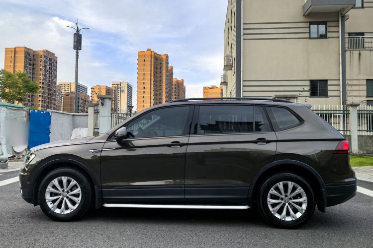Used Volkswagen Tiguan L 2018 Revised Version 330TSI Automatic Two-Wheel Drive Trendy Edition Exterior 7