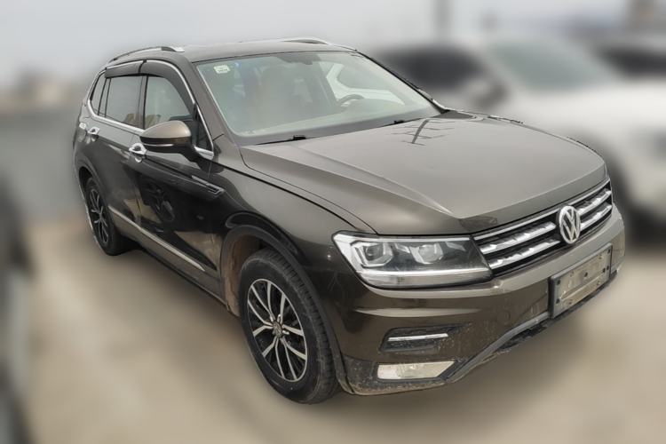 Used Volkswagen Tiguan L 2018 330TSI Automatic Two-Wheel Drive Luxury Edition Front Right 45 Deg