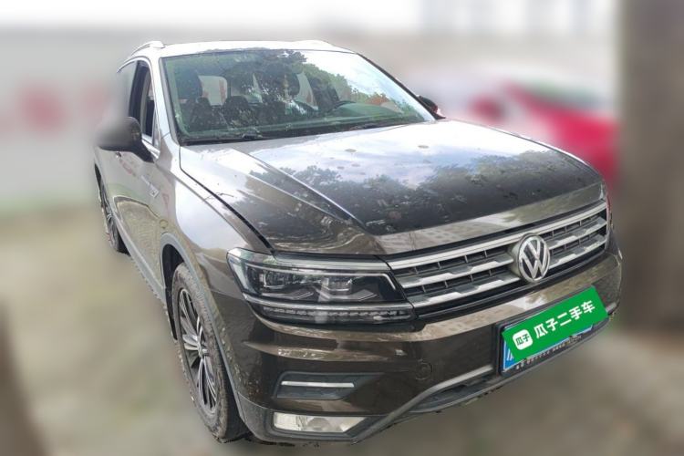 Used Volkswagen Tiguan L 2018 380TSI Automatic All-Wheel Drive Luxury Edition Front Right 45 Deg