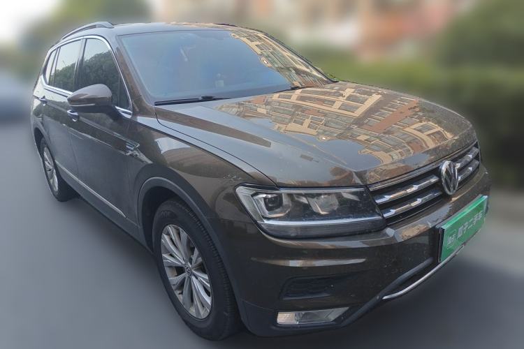 Used Volkswagen Tiguan L 2018 Revised Version 330TSI Automatic Two-Wheel Drive Trendy Edition Front Right 45 Deg