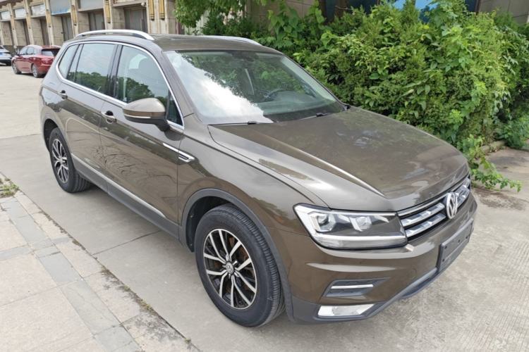 Used Volkswagen Tiguan L 2018 330TSI Automatic Two-Wheel Drive Luxury Edition Front Right 45 Deg