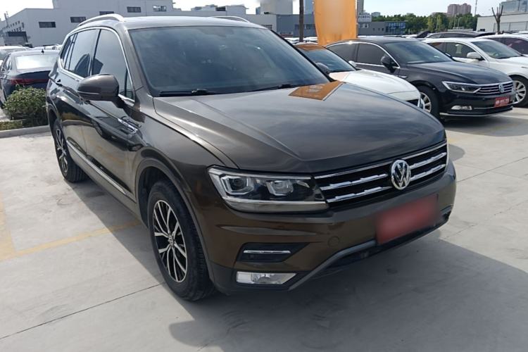 Used Volkswagen Tiguan L 2018 Facelift 330TSI Automatic Two-Wheel Drive Luxury Edition Front Right 45 Deg