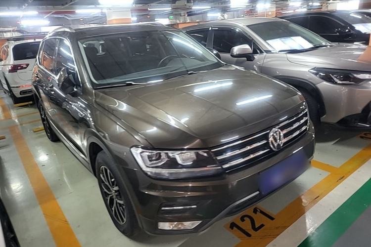 Used Volkswagen Tiguan L 2018 Facelift 330TSI Automatic Two-Wheel Drive Luxury Edition Front Right 45 Deg