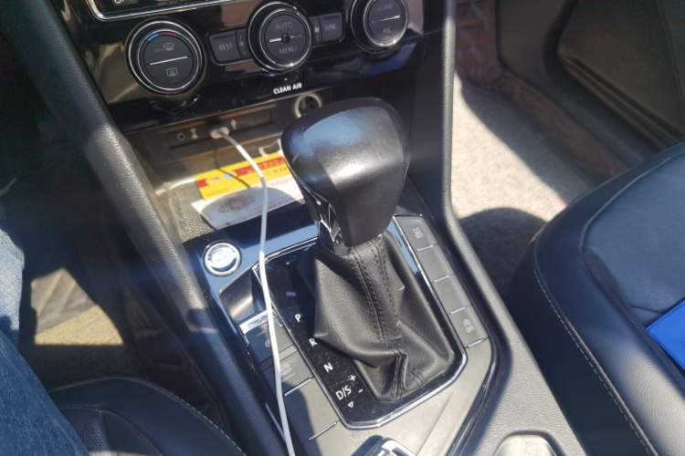 Used Volkswagen Tiguan L 2018 330TSI Automatic Two-Wheel Drive Comfort Edition Gear Lever