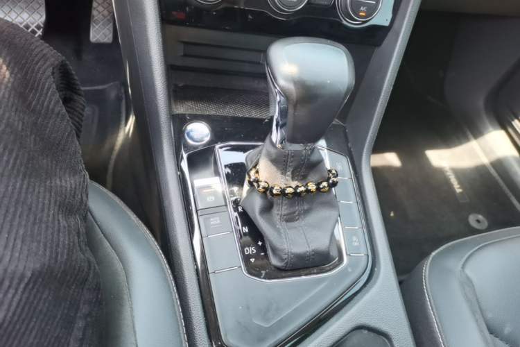 Used Volkswagen Tiguan L 2018 280TSI Automatic Two-Wheel Drive Comfort Edition Gear Lever