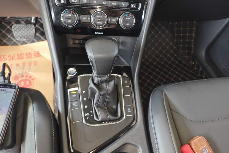 Used Volkswagen Tiguan L 2018 330TSI Automatic Two-Wheel Drive Luxury Edition Gear Lever