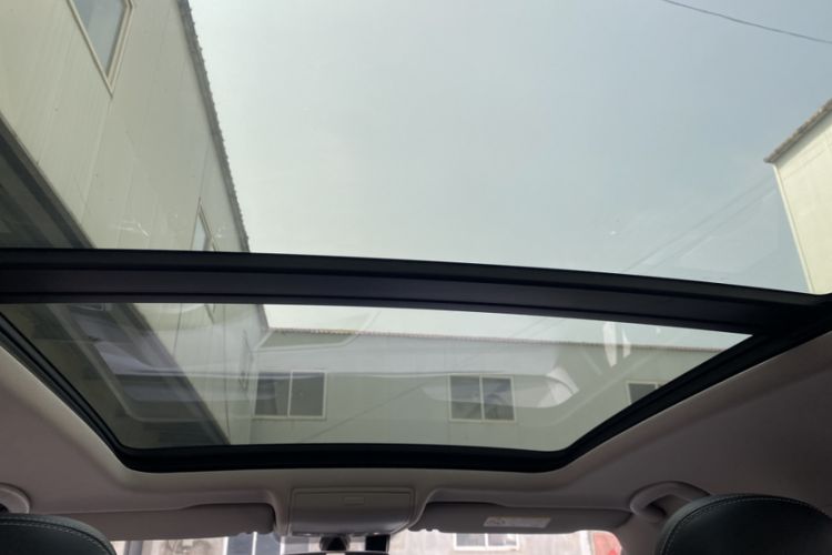 Used Volkswagen Tiguan L 2018 Facelift 330TSI Automatic Two-Wheel Drive Luxury Edition Headliner