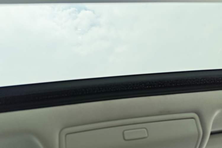 Used Volkswagen Tiguan L 2018 330TSI Automatic Two-Wheel Drive Luxury Edition Headliner