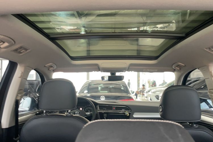 Used Volkswagen Tiguan L 2018 Facelift 330TSI Automatic Two-Wheel Drive Luxury Edition Headliner