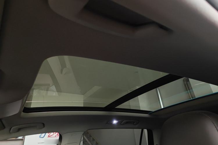 Used Volkswagen Tiguan L 2018 330TSI Automatic Two-Wheel Drive Luxury Edition Headliner