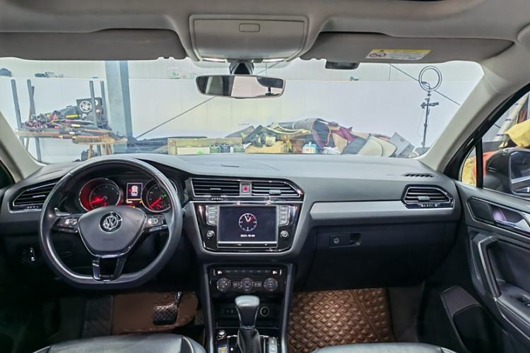 Used Volkswagen Tiguan L 2018 330TSI Automatic Two-Wheel Drive Flagship Edition Interior 1
