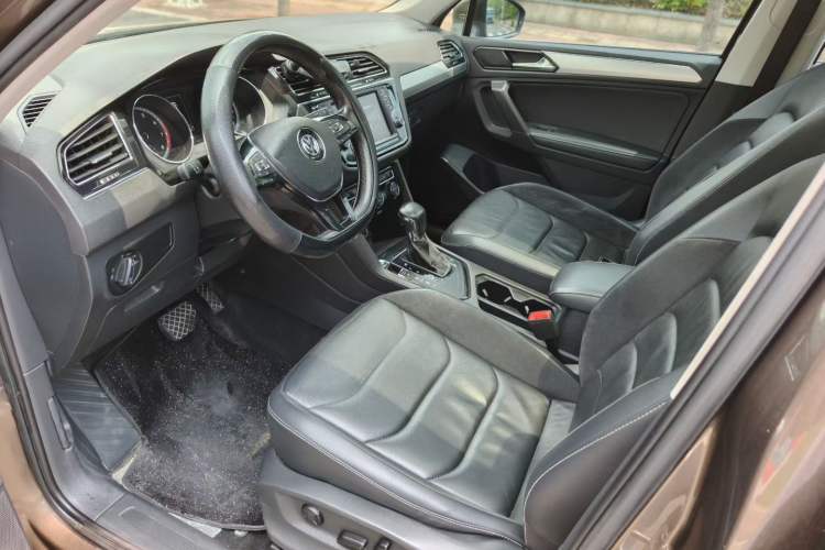 Used Volkswagen Tiguan L 2018 380TSI Automatic All-Wheel Drive Luxury Edition Interior 1
