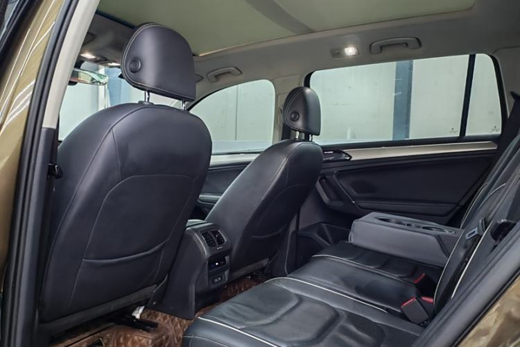 Used Volkswagen Tiguan L 2018 330TSI Automatic Two-Wheel Drive Flagship Edition Interior 3