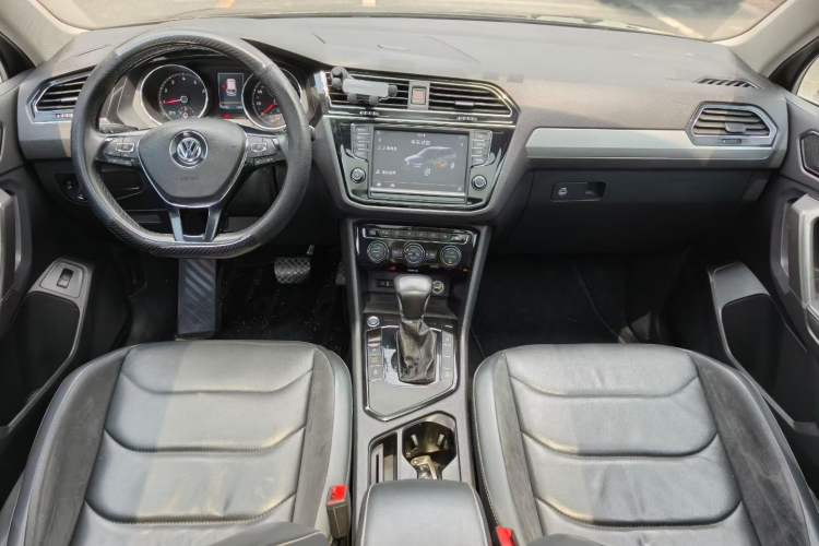 Used Volkswagen Tiguan L 2018 380TSI Automatic All-Wheel Drive Luxury Edition Interior 3