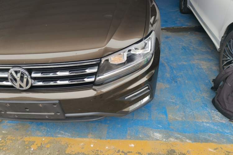 Used Volkswagen Tiguan L 2018 Facelift 330TSI Automatic Two-Wheel Drive Luxury Edition Left Front Headlight