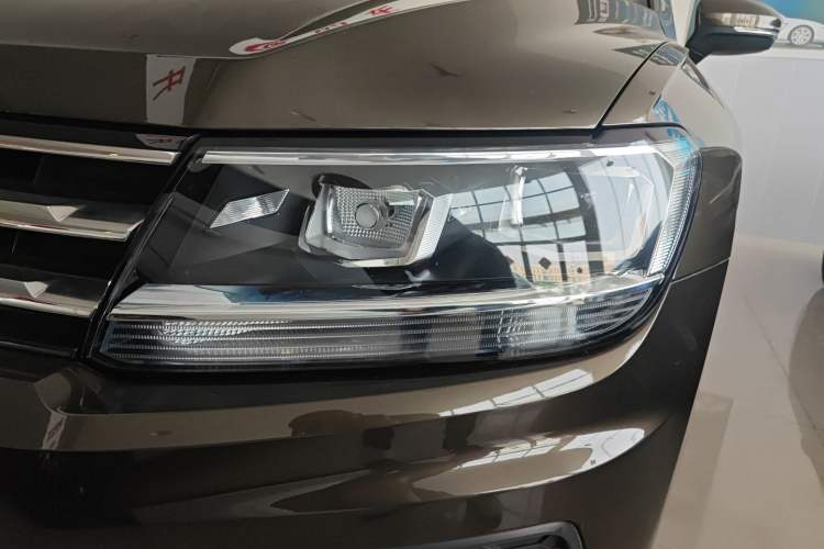 Used Volkswagen Tiguan L 2018 330TSI Automatic Two-Wheel Drive Luxury Edition Left Front Headlight
