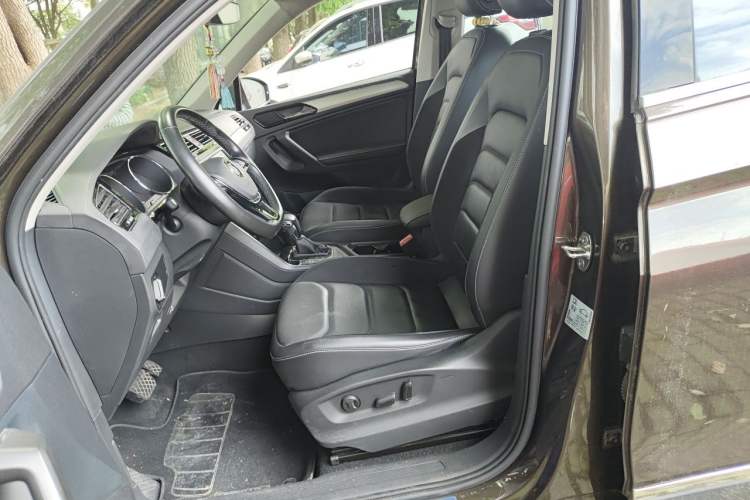 Used Volkswagen Tiguan L 2018 380TSI Automatic All-Wheel Drive Luxury Edition Left Front Seat