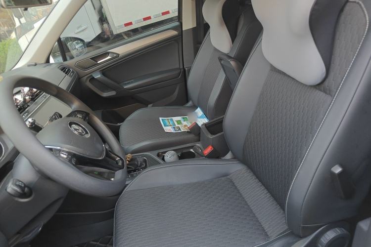 Used Volkswagen Tiguan L 2018 Revised Version 330TSI Automatic Two-Wheel Drive Trendy Edition Left Front Seat