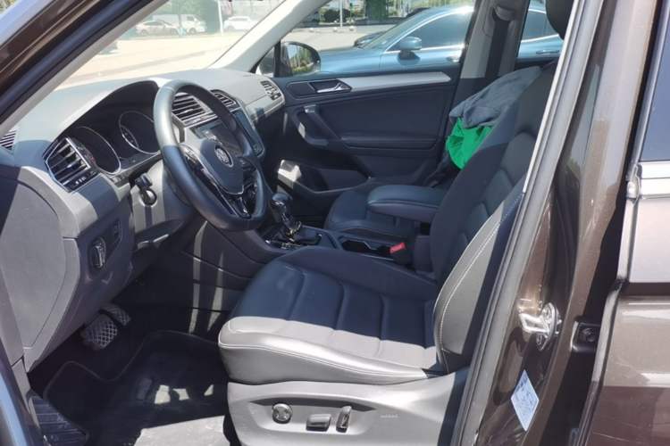 Used Volkswagen Tiguan L 2018 280TSI Automatic Two-Wheel Drive Comfort Edition Left Front Seat