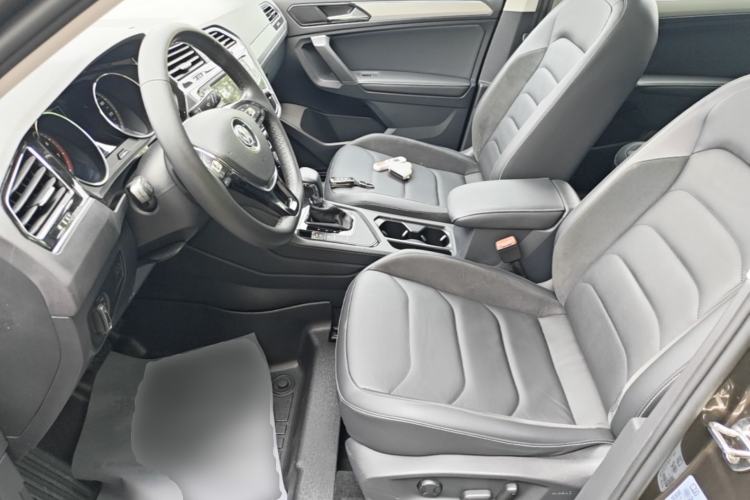 Used Volkswagen Tiguan L 2018 330TSI Automatic Two-Wheel Drive Luxury Edition Left Front Seat