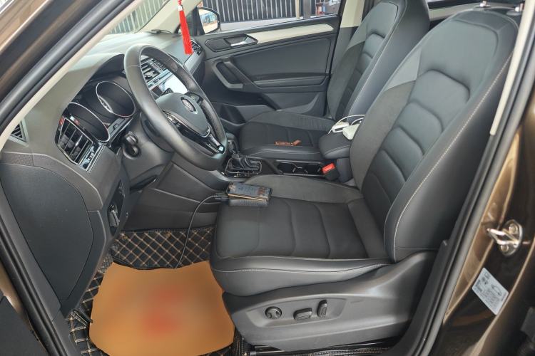 Used Volkswagen Tiguan L 2018 330TSI Automatic Two-Wheel Drive Luxury Edition Left Front Seat