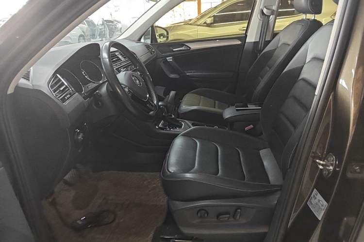 Used Volkswagen Tiguan L 2018 330TSI Automatic Two-Wheel Drive Luxury Edition Left Front Seat