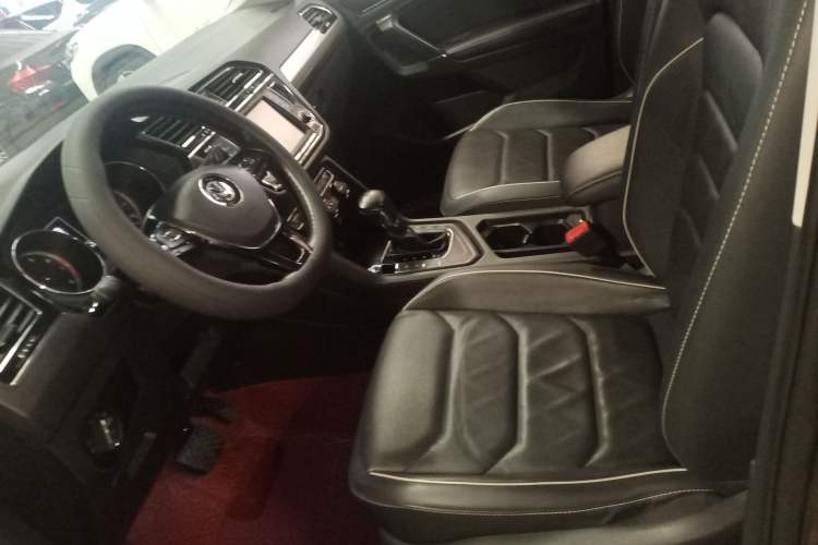 Used Volkswagen Tiguan L 2018 330TSI Automatic Two-Wheel Drive Flagship Edition Left Front Seat