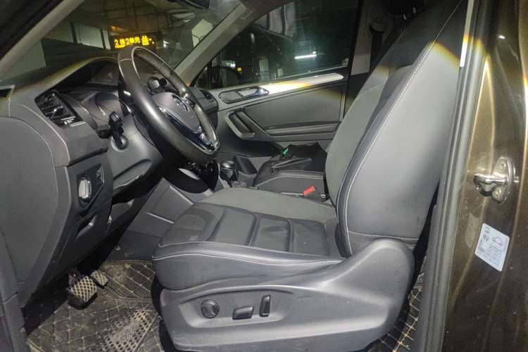 Used Volkswagen Tiguan L 2018 Facelift 330TSI Automatic Two-Wheel Drive Luxury Edition Left Front Seat