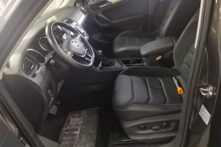 Used Volkswagen Tiguan L 2018 330TSI Automatic Two-Wheel Drive Luxury Edition Left Front Seat