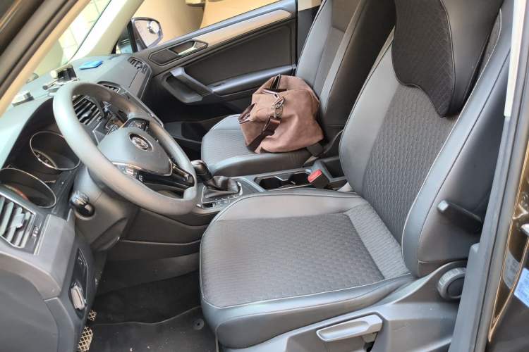 Used Volkswagen Tiguan L 2018 330TSI Automatic Two-Wheel Drive Luxury Edition Left Front Seat