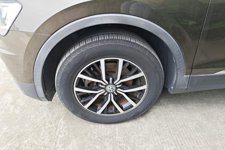 Used Volkswagen Tiguan L 2018 330TSI Automatic Two-Wheel Drive Luxury Edition Left Front Wheel Hub