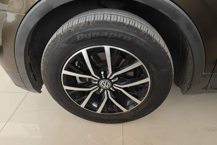Used Volkswagen Tiguan L 2018 330TSI Automatic Two-Wheel Drive Luxury Edition Left Front Wheel Hub