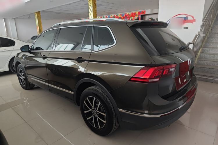 Used Volkswagen Tiguan L 2018 330TSI Automatic Two-Wheel Drive Luxury Edition Left Side