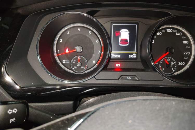 Used Volkswagen Tiguan L 2018 330TSI Automatic Two-Wheel Drive Luxury Edition Odometer Close Up