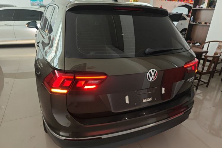 Used Volkswagen Tiguan L 2018 330TSI Automatic Two-Wheel Drive Luxury Edition Rear