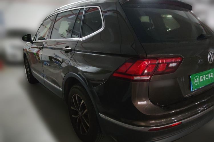 Used Volkswagen Tiguan L 2018 330TSI Automatic Two-Wheel Drive Luxury Edition Rear Left 45 Deg
