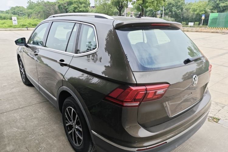 Used Volkswagen Tiguan L 2018 330TSI Automatic Two-Wheel Drive Luxury Edition Rear Left 45 Deg