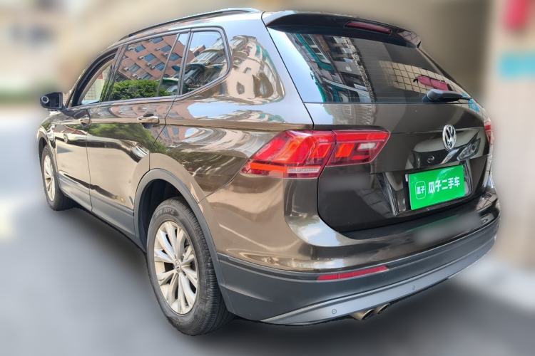 Used Volkswagen Tiguan L 2018 330TSI Automatic Two-Wheel Drive Luxury Edition Rear Left 45 Deg
