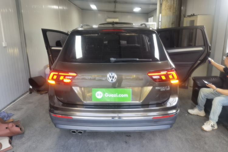 Used Volkswagen Tiguan L 2018 330TSI Automatic Two-Wheel Drive Luxury Edition Rear