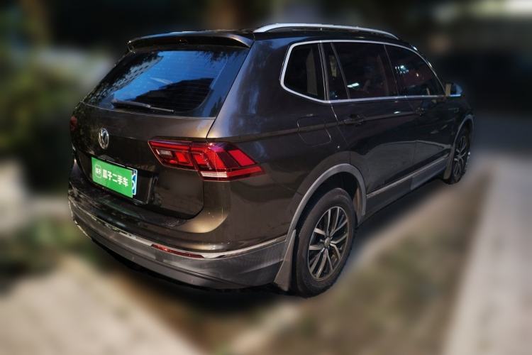 Used Volkswagen Tiguan L 2018 Facelift 330TSI Automatic Two-Wheel Drive Luxury Edition Rear Right 45 Deg