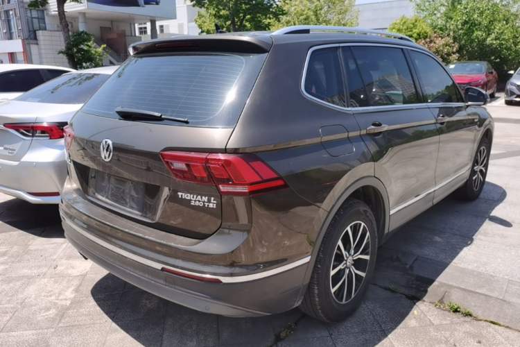 Used Volkswagen Tiguan L 2018 280TSI Automatic Two-Wheel Drive Comfort Edition Rear Right 45 Deg
