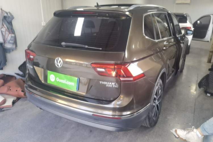 Used Volkswagen Tiguan L 2018 330TSI Automatic Two-Wheel Drive Luxury Edition Rear Right 45 Deg