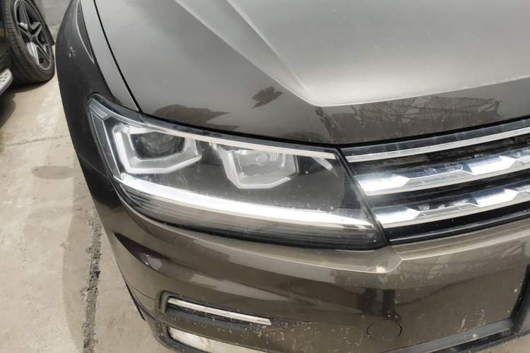 Used Volkswagen Tiguan L 2018 330TSI Automatic Two-Wheel Drive Luxury Edition Right Front Headlight