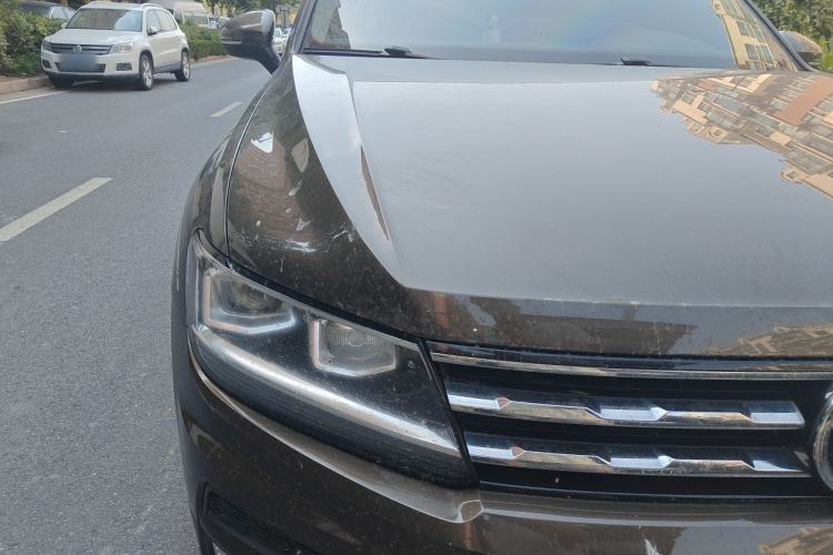 Used Volkswagen Tiguan L 2018 Revised Version 330TSI Automatic Two-Wheel Drive Trendy Edition Right Front Headlight