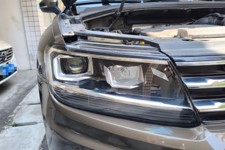 Used Volkswagen Tiguan L 2018 330TSI Automatic Two-Wheel Drive Luxury Edition Right Front Headlight