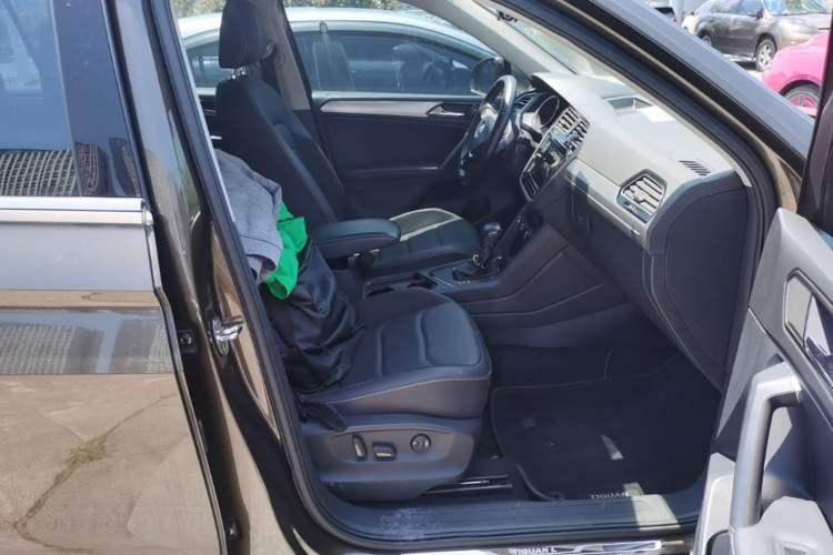 Used Volkswagen Tiguan L 2018 280TSI Automatic Two-Wheel Drive Comfort Edition Right Front Seat